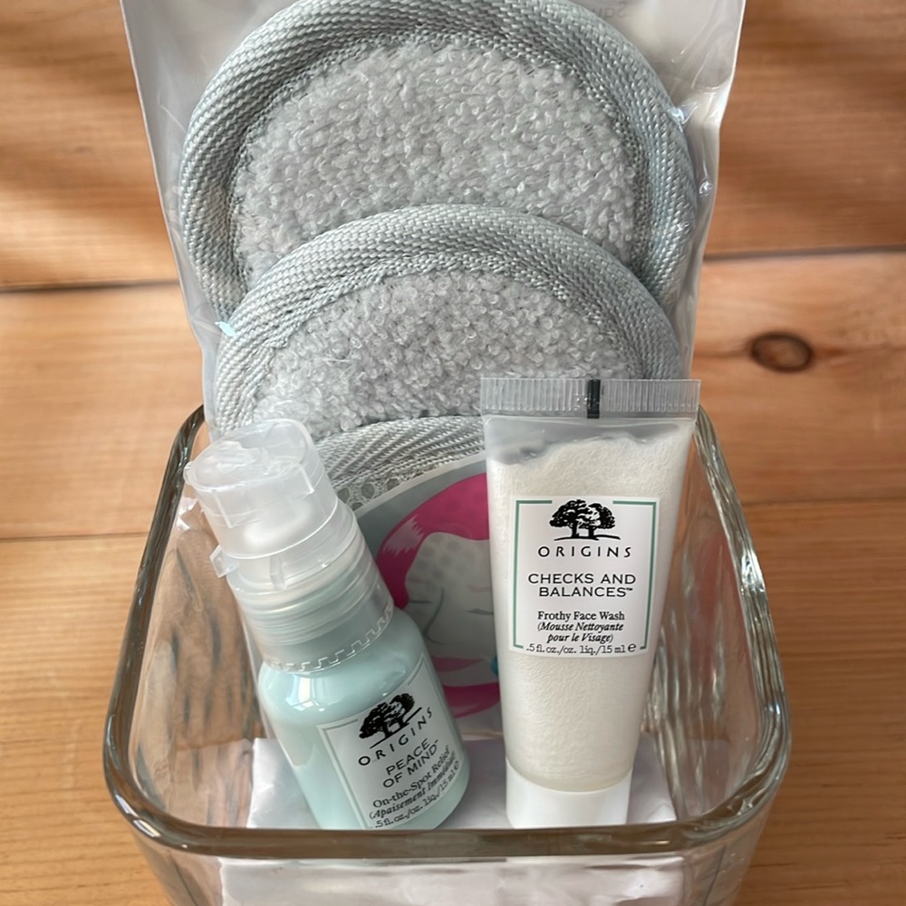 NWT Origins Gift Set - full size, travel size + accessories in glass container